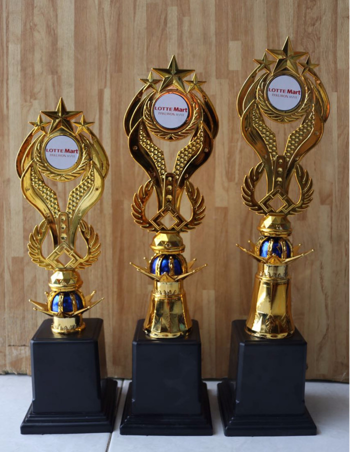 Tropi / Piala 1 set