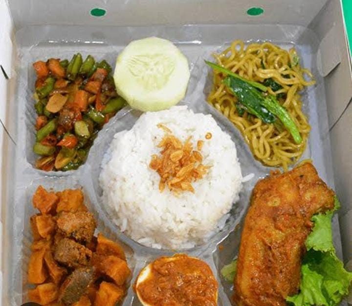 Paket Nasi Kotak + Snack