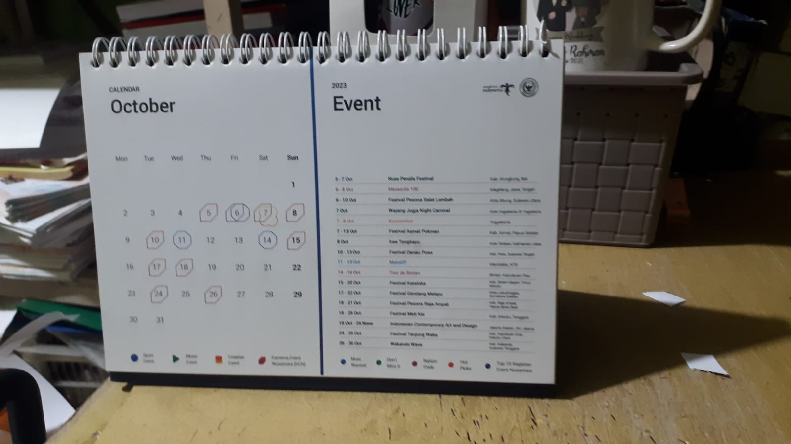 Kalender Meja / Kalender Duduk