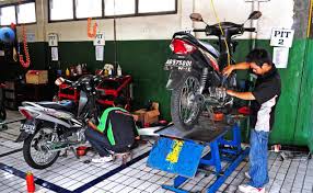 Jasa Service motor R2