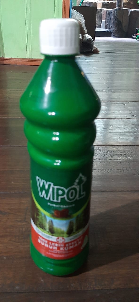 Wipol 750 ml