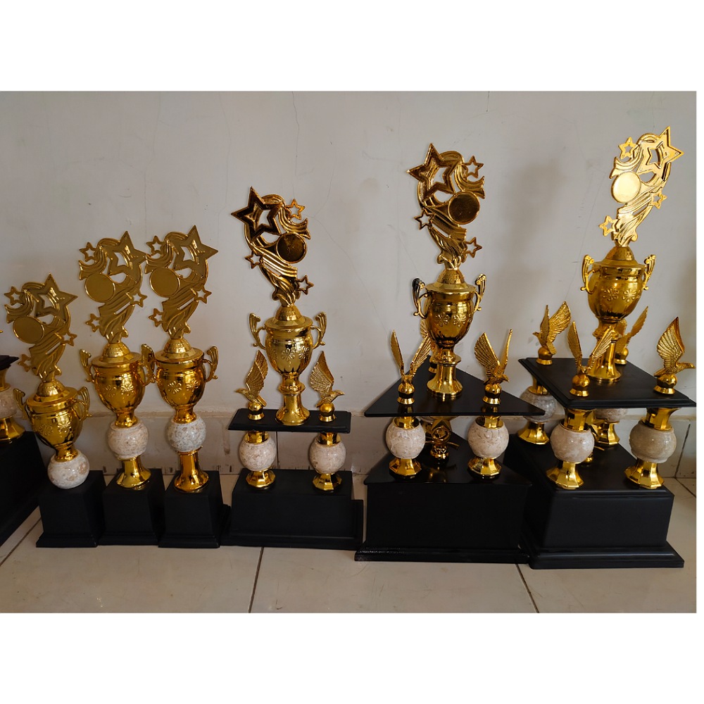 Set piala 