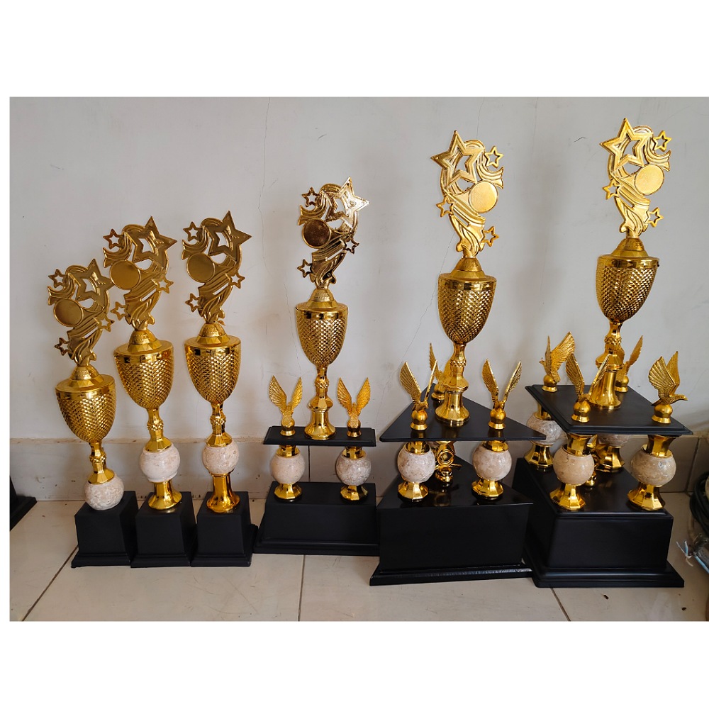 Set piala 