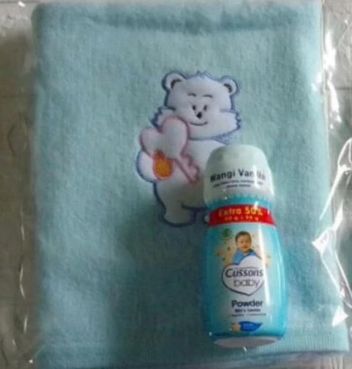 Handuk + Bedak Bayi (Paket)