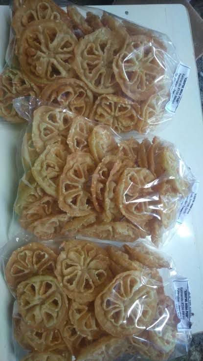 Kue Kembang Goyang