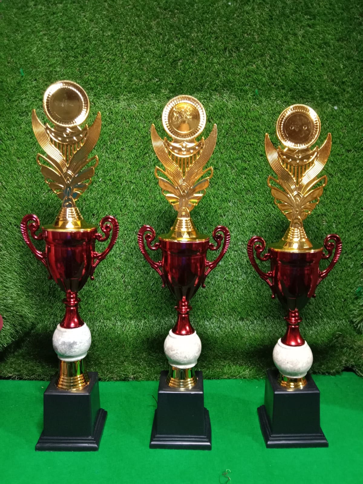 Trophy Piala Satu Set