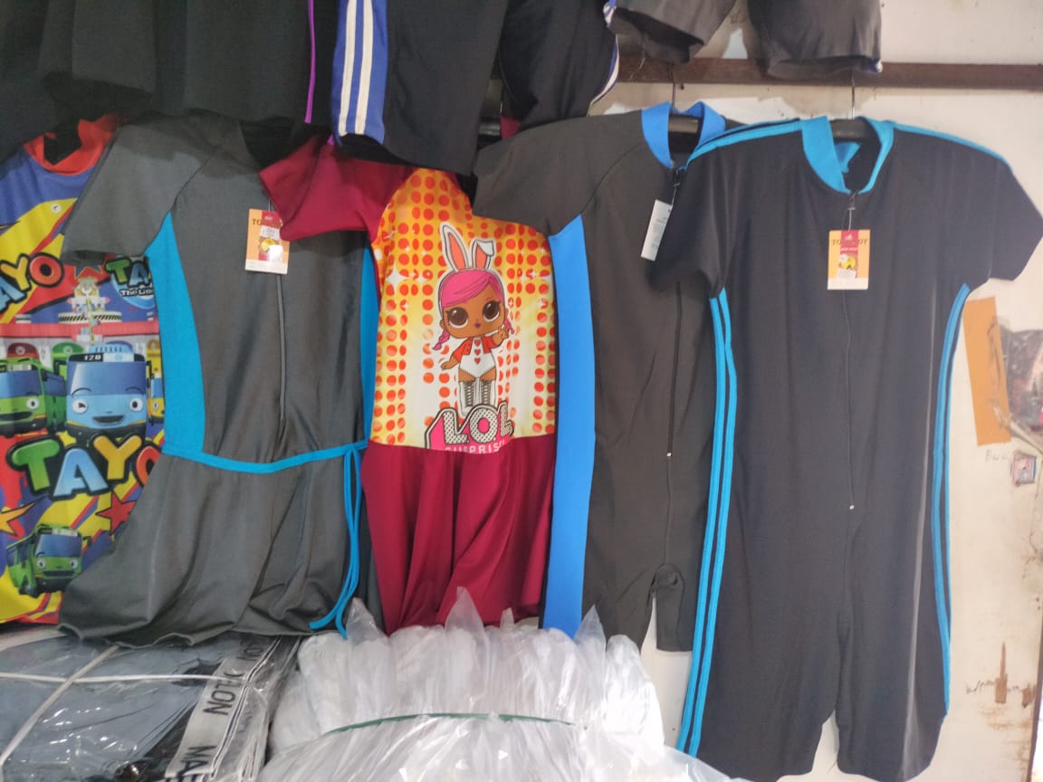 Baju Renang ( Ukuran Anak SD )