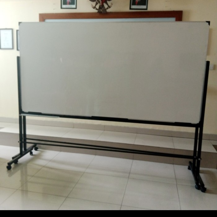 Papan white board 