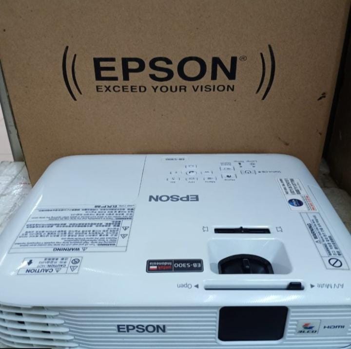 PROYEKTOR EPSON EB S300