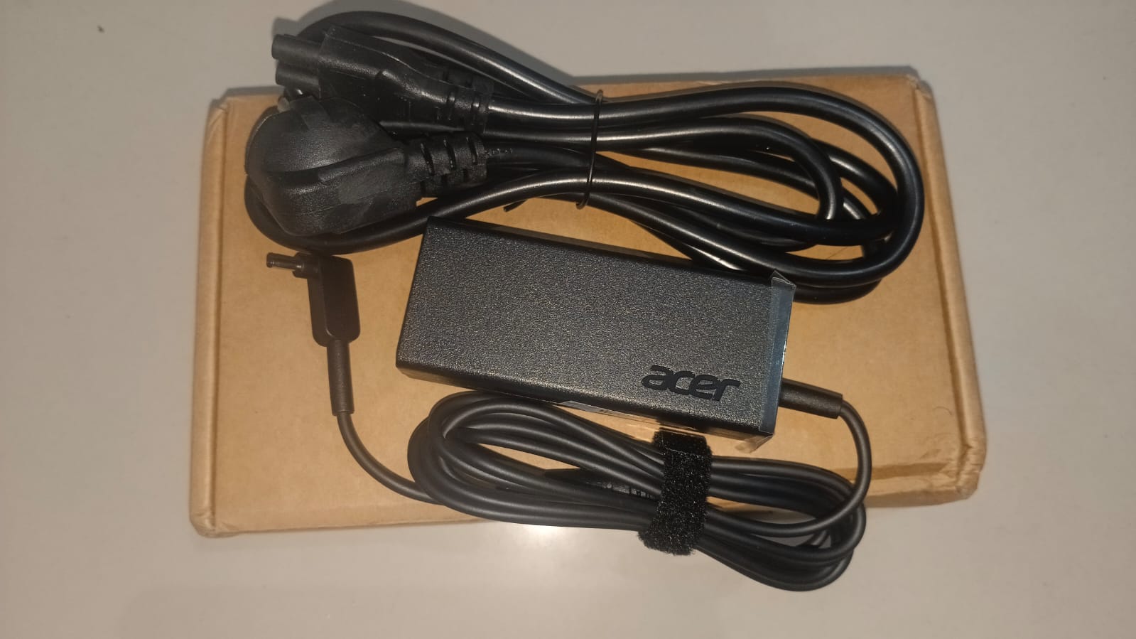 Adaptor Acer 45 Watt