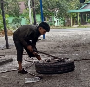 Upah Ganti Ban Luar Truk/mobil