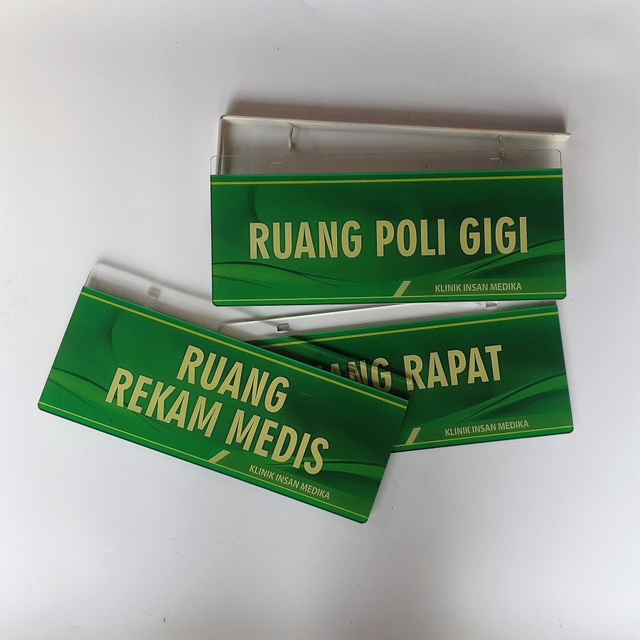 papan nama ruangan