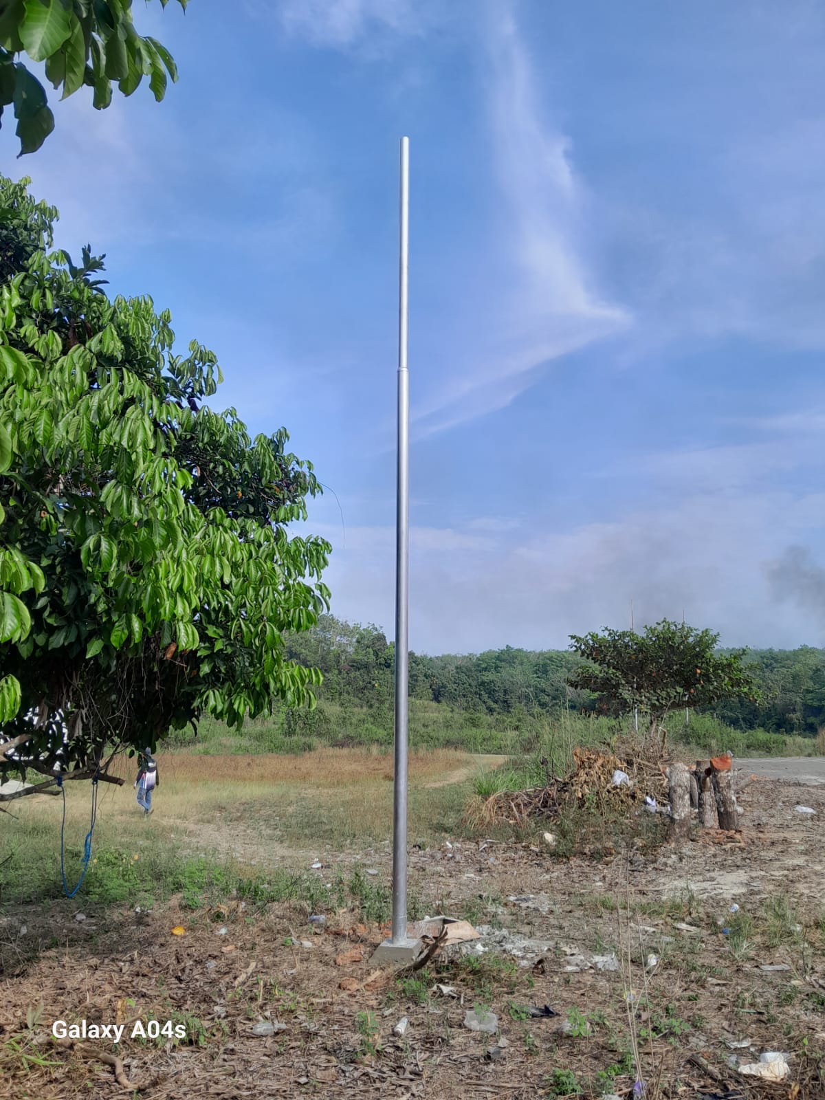 Tiang serbaguna , tìang lampu , tiang bendera , tiang baleho 