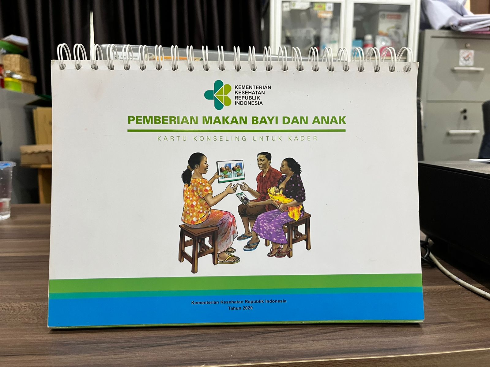 Buku Pedoman Pemberian Makan Bayi dan Anak