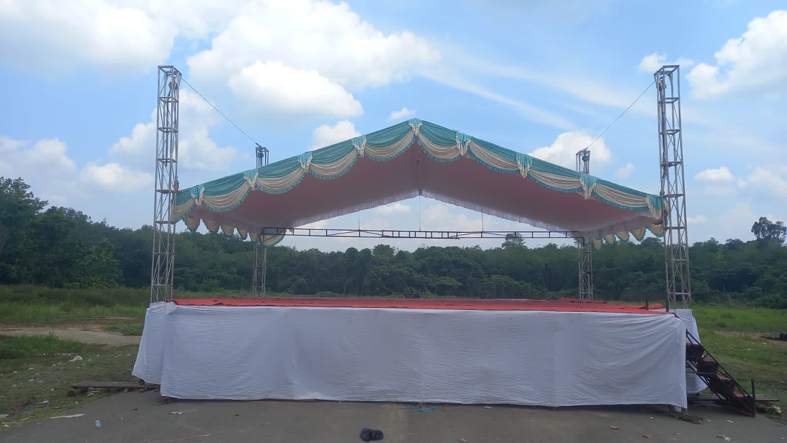 Tenda Panggung uk. 8 x 10 m