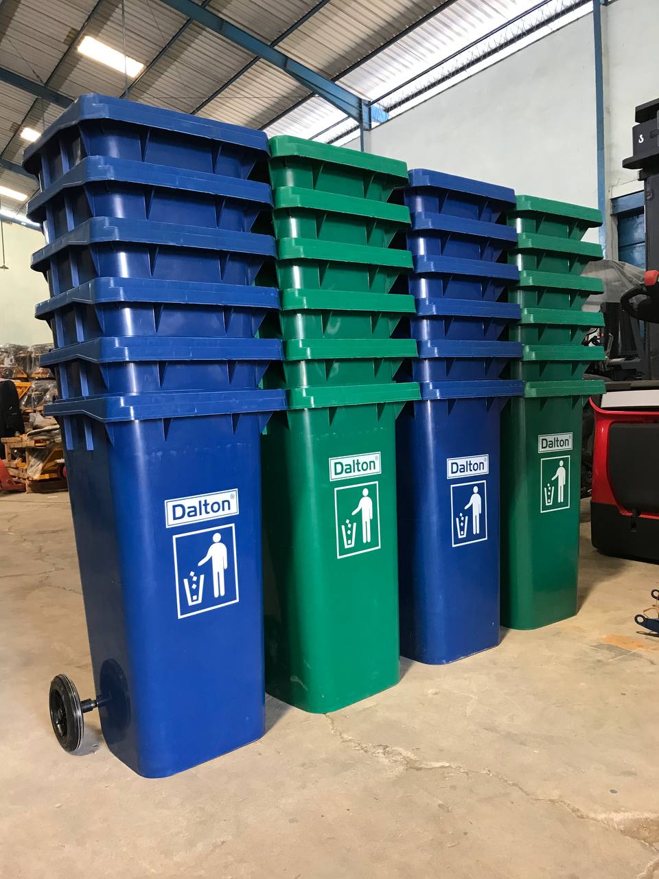 Kotak tempat pembuangan sampah