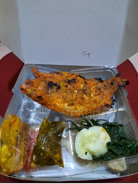 Nasi Kotak ikan Nila