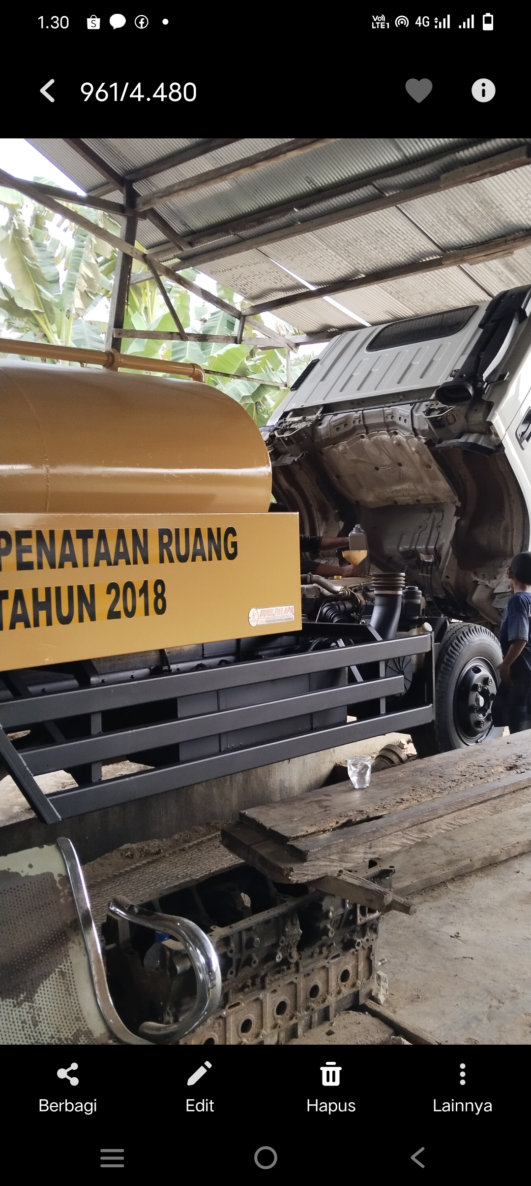 Pemeliharaan truk tank