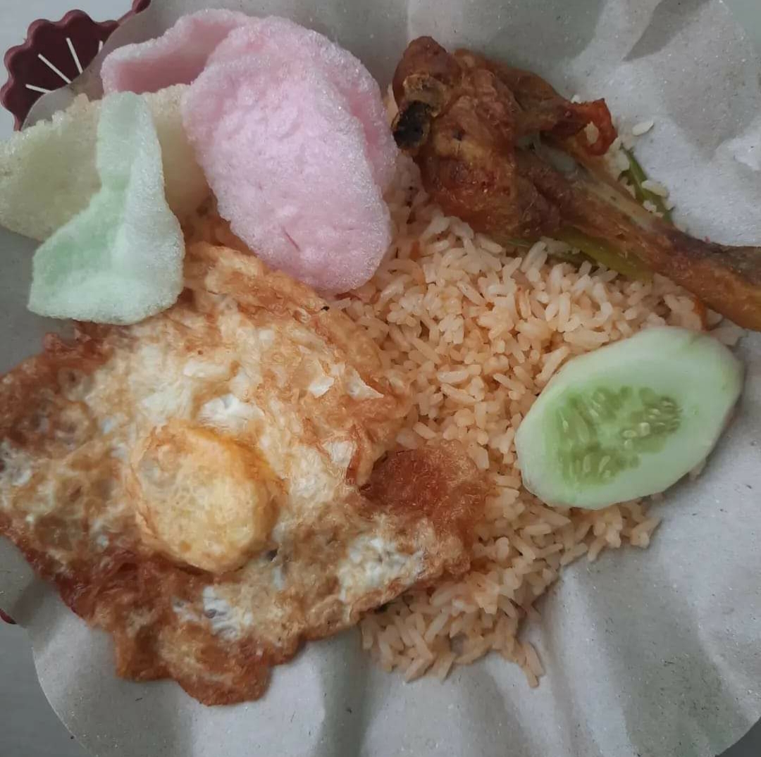 NASI GORENG AYAM TELUR