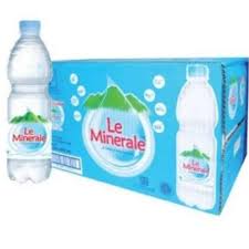 Le Minerale Botol