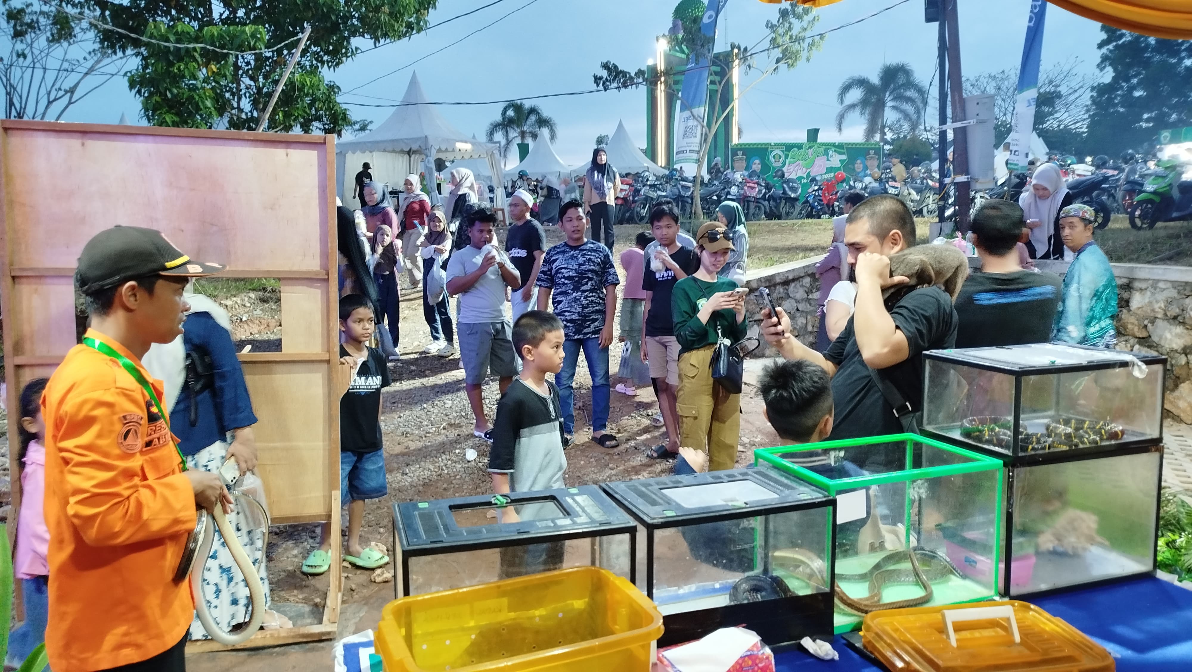 PERCONTOHAN BAHAN PAMERAN