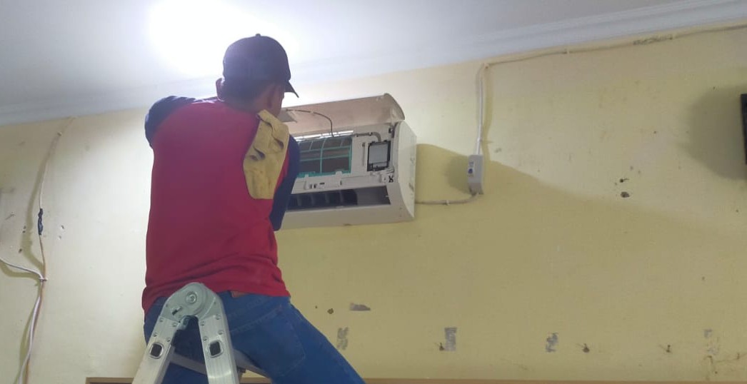Service atau Pembersihan AC
