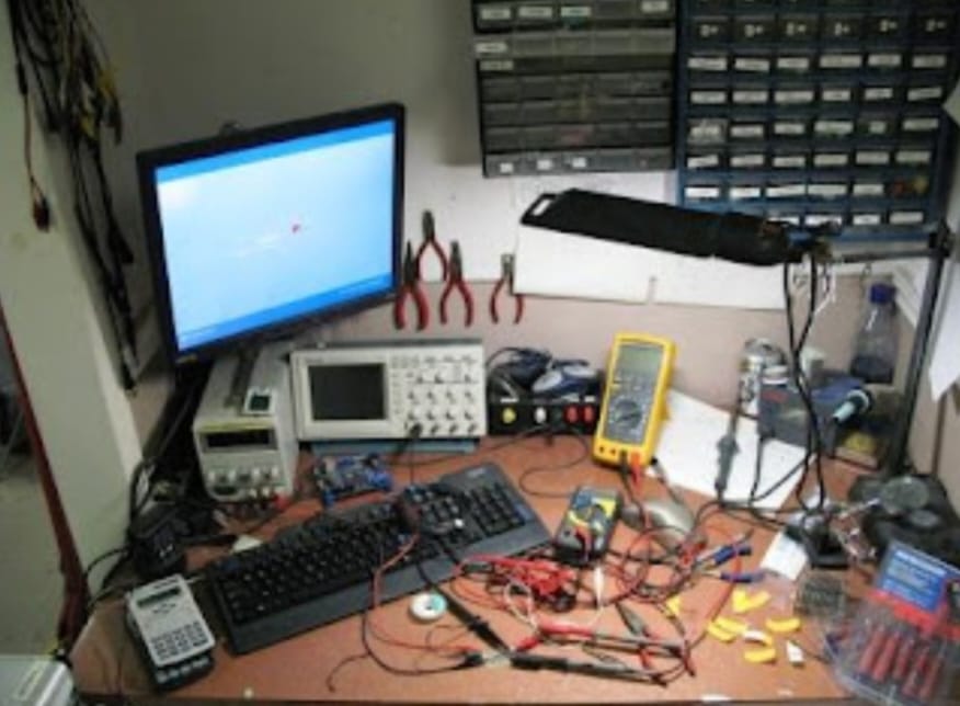 Service Komputer / Laptop