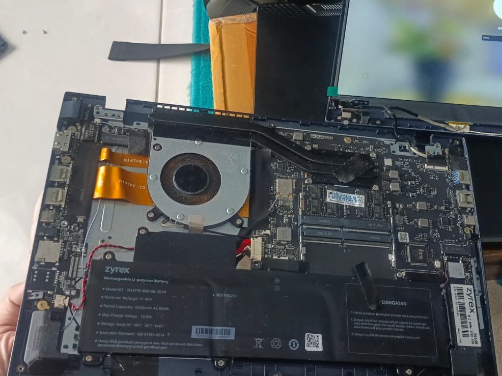 SERVICE LAPTOP RUSAK PARAH