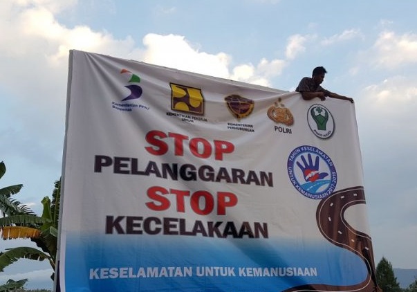 Jasa Pasang Baleho 4x6mtr