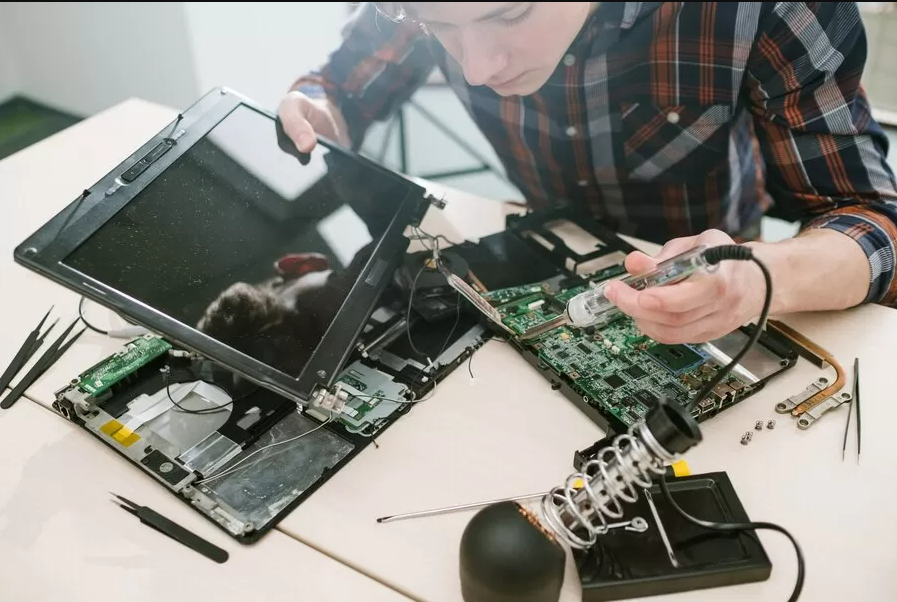 PERBAIKAN BERAT LAPTOP
