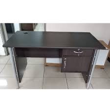 Meja Kantor 1/2 Biro
