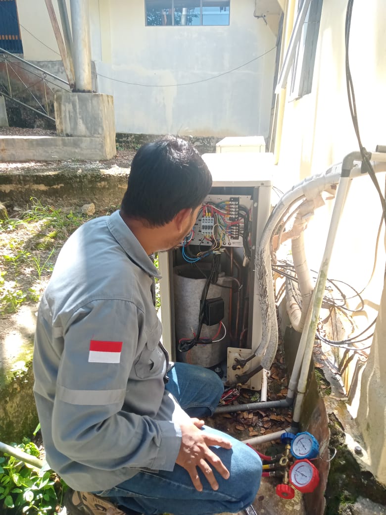 SERVIS AC STANDING