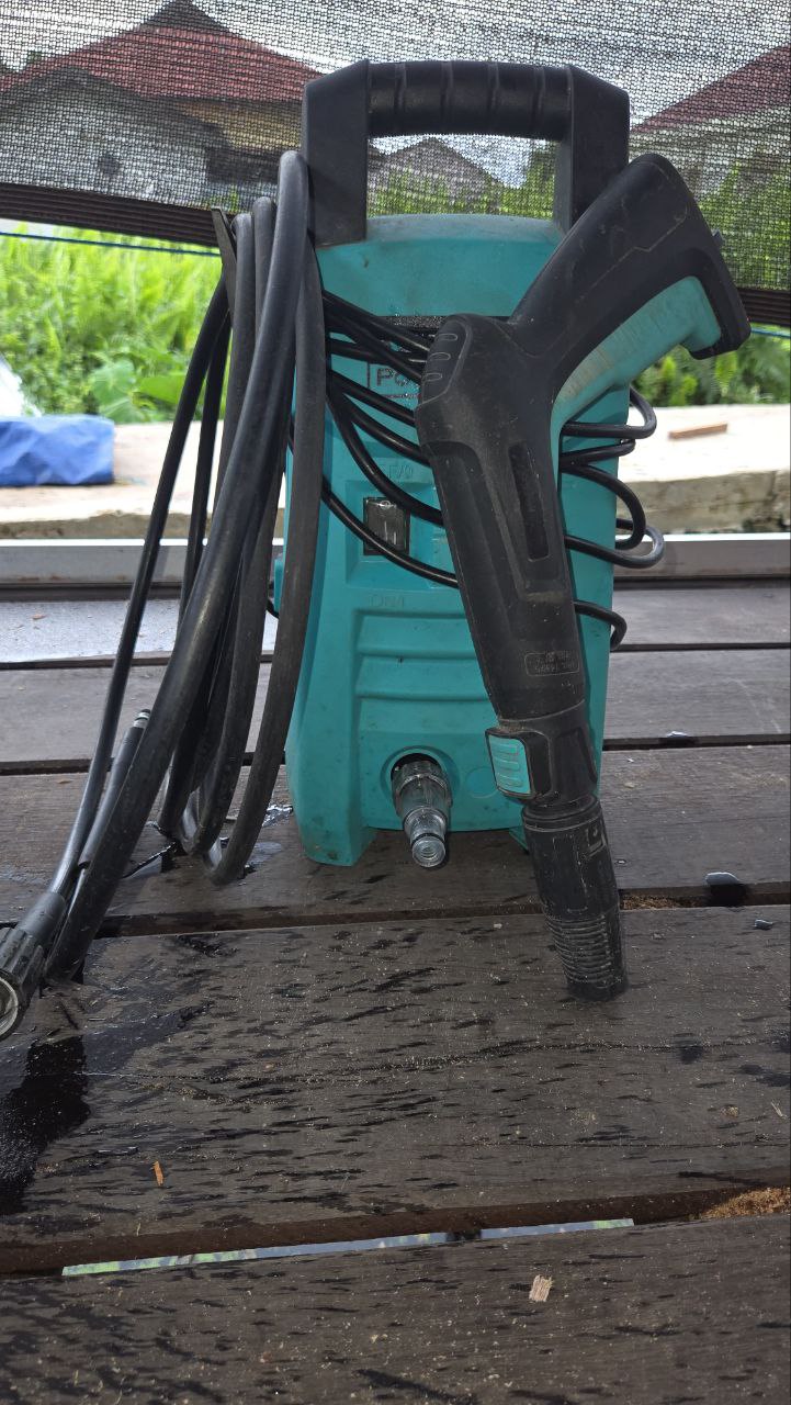 Alat cuci mobil