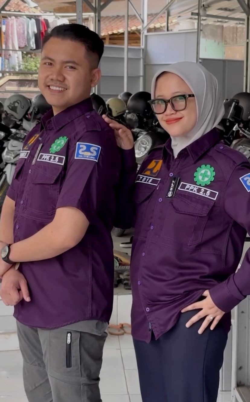 Setelan Pakaian Kerja Lapangan