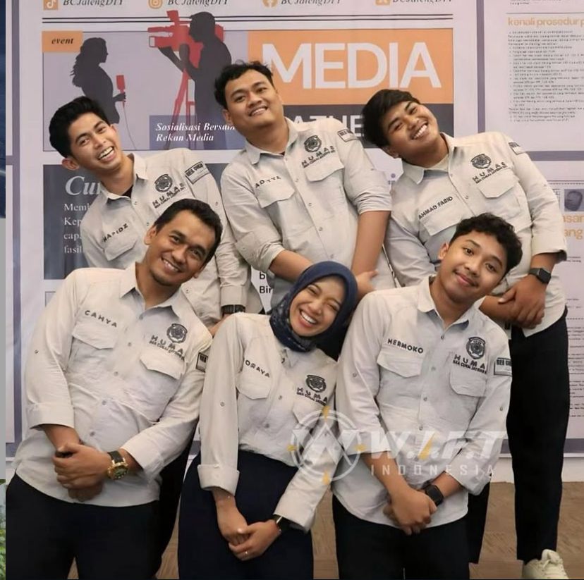 Setelan Pakaian Kerja Lapangan
