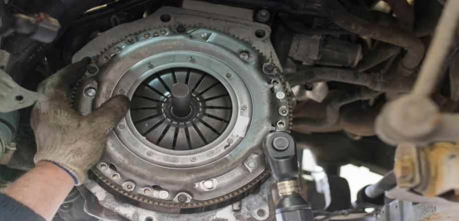 Jasa Pemasangan Kampas Kopling Mitsubishi
