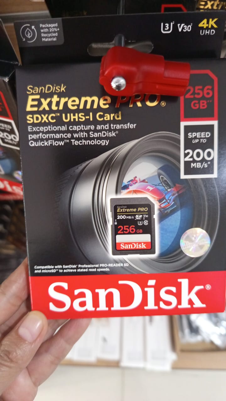  SanDisk SDXC Card Extreme Pro 256GB UHS-I CIass 10 U3 V30 for 4K UHD (Up to 20OMB/s)