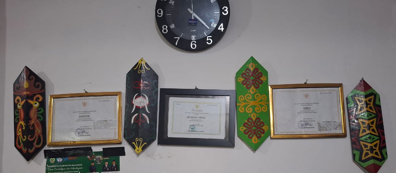 Belanja Cetak Piagam dengan Pigura / Bingkai