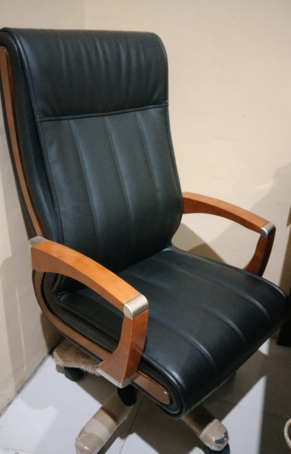 KURSI MANAGER / DIREKTUR