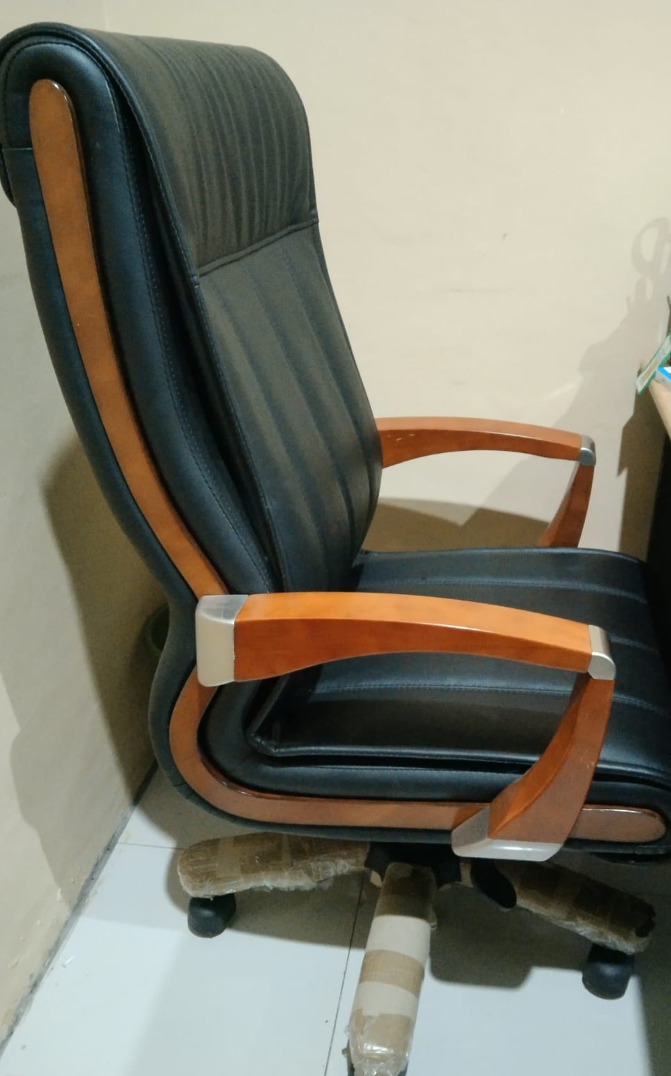 KURSI MANAGER / DIREKTUR