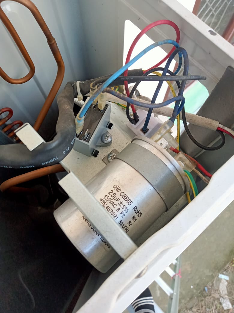 Servis Ganti Kapasitor  AC 1 pk