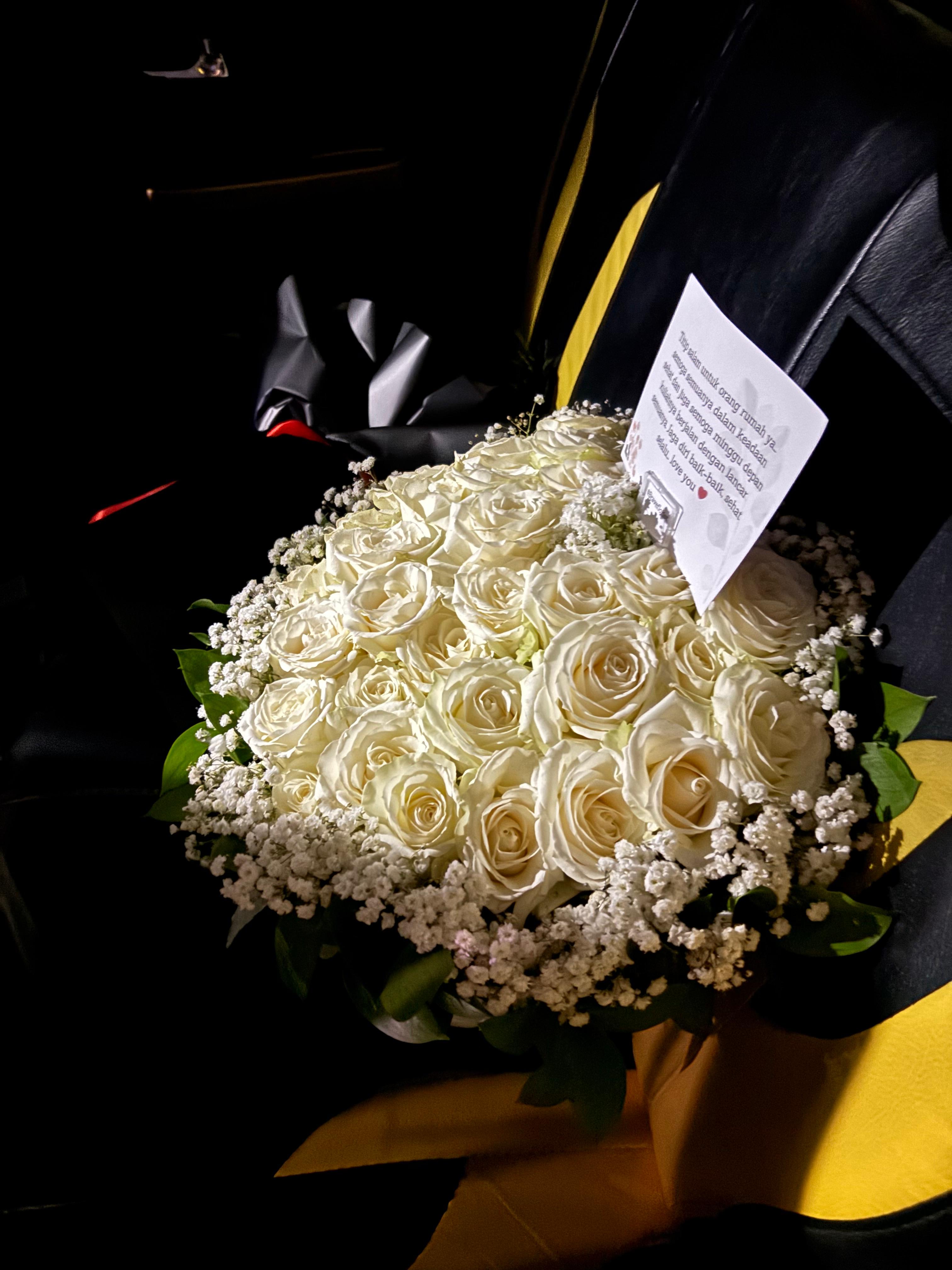 Jasa Pihak Ketiga Pembuatan Bucket Bunga