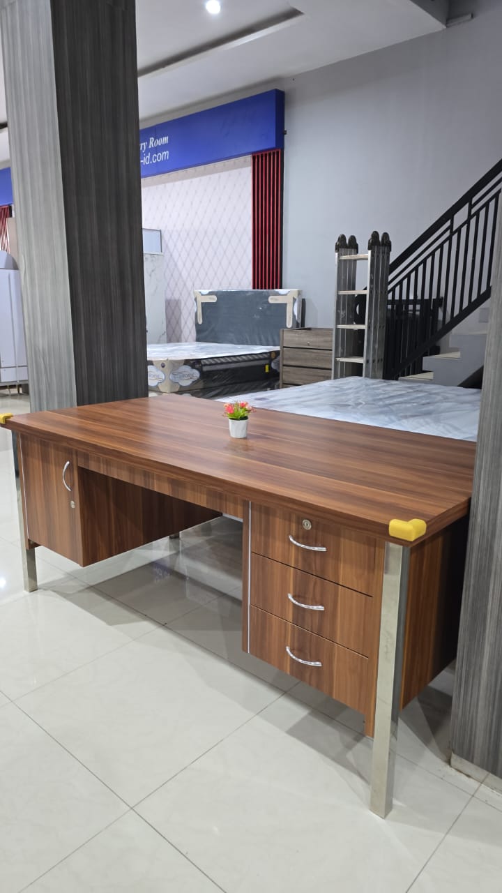 Meja Kantor