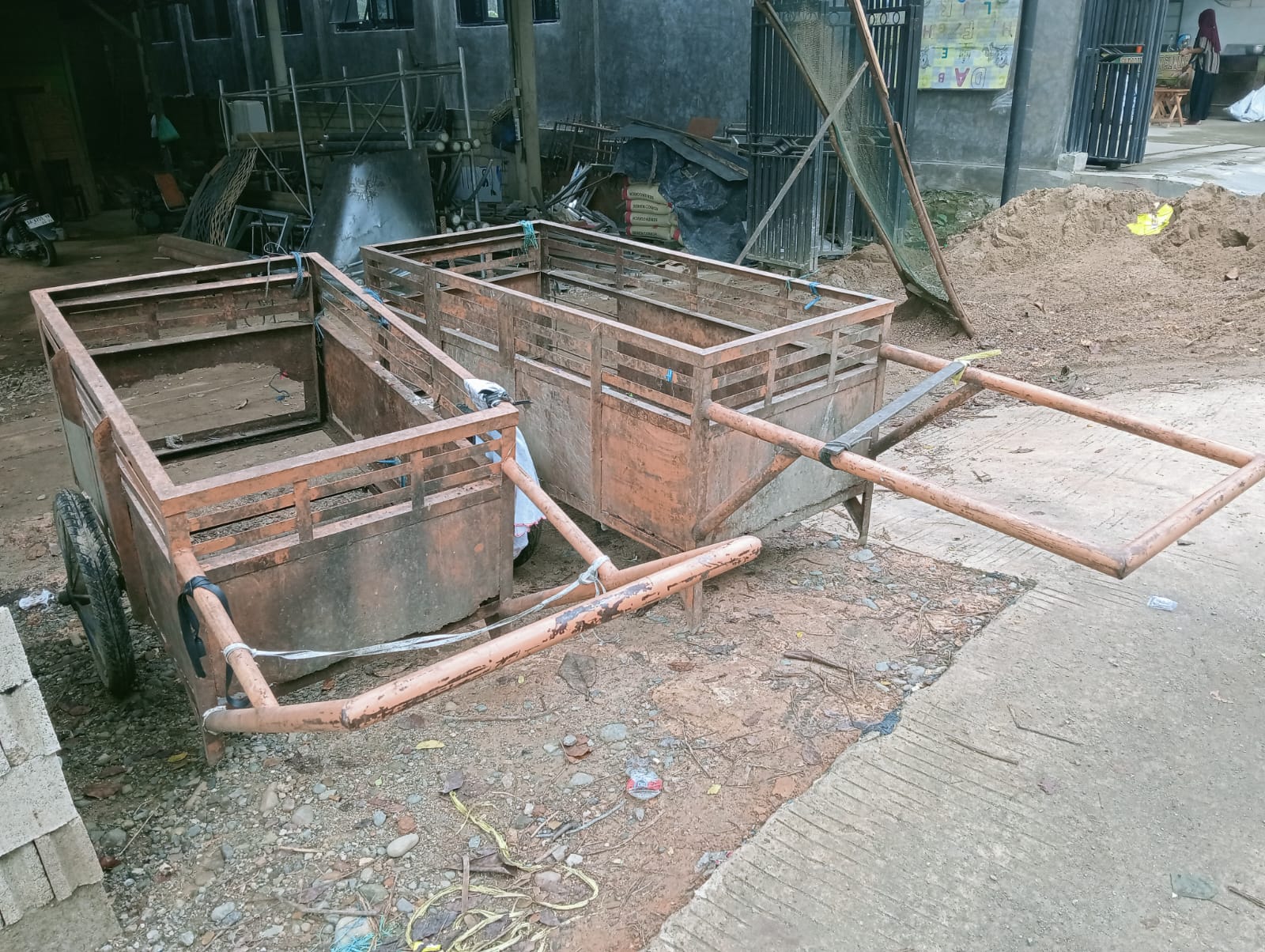 PERBAIKAN LAS GEROBAK SAMPAH