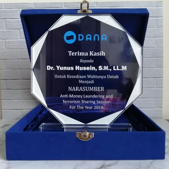 CUTTING LASER AKRILIC