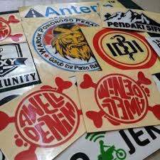 CETAK DAN CUTTING STIKER