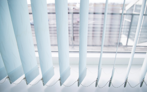 GORDEN KANTOR / VERTICAL BLINDS