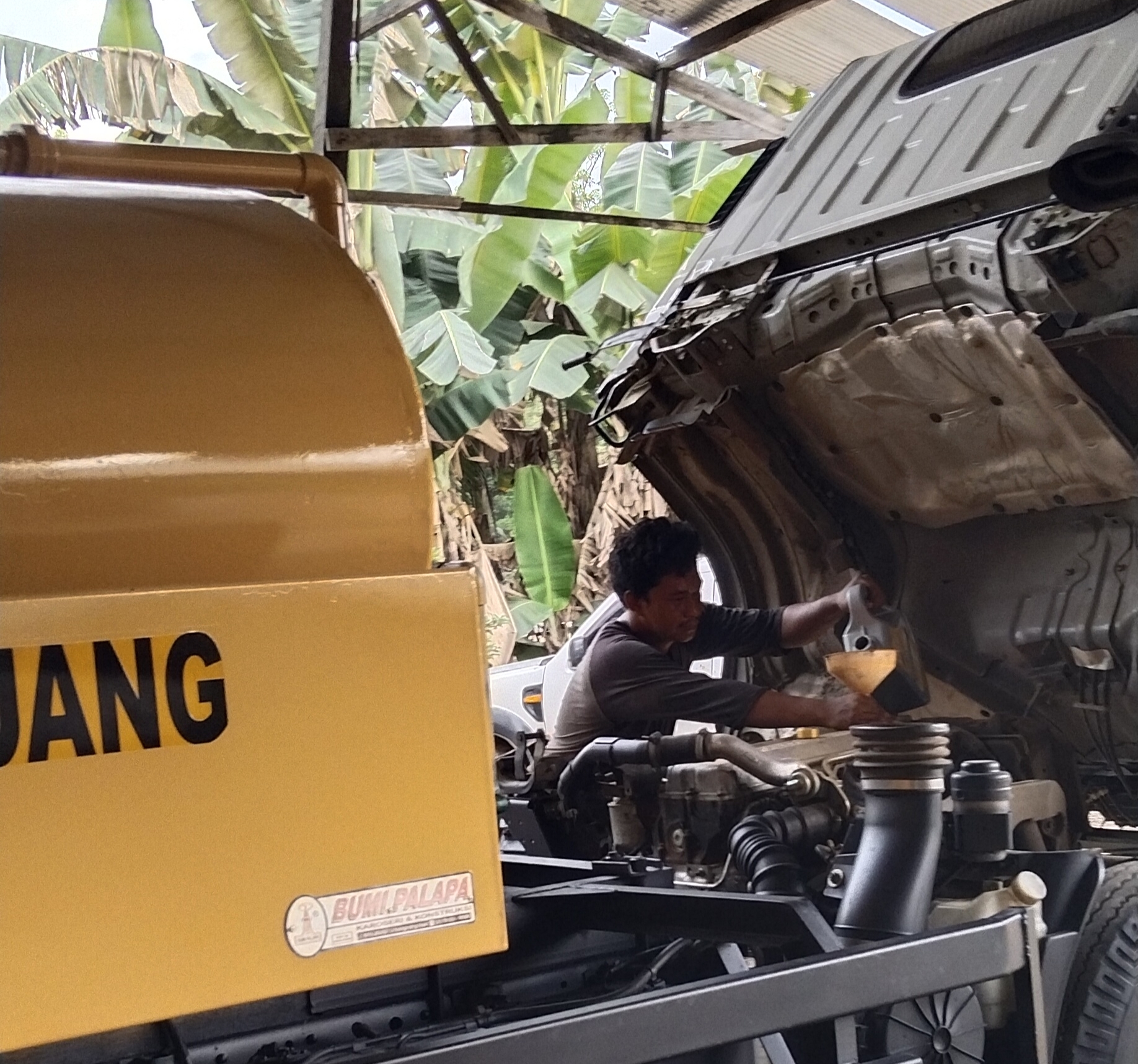 Pemeliharaan truk tangki