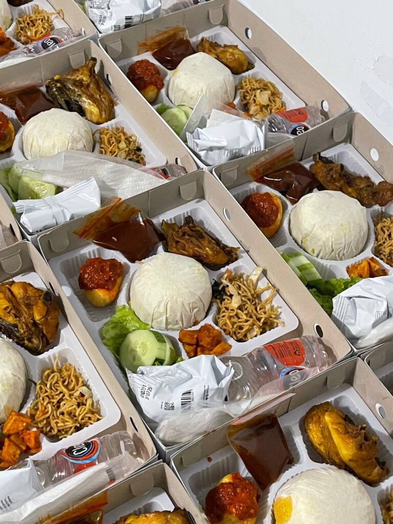 Kotakan (Makan + Minuman + Buah)
