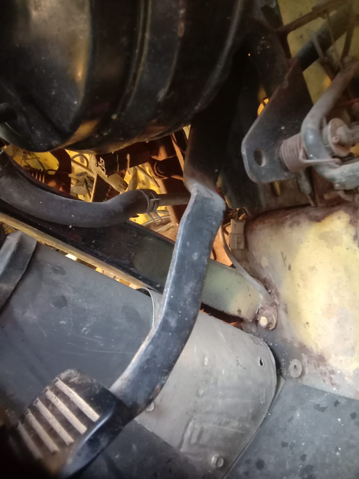 Jasa ganti ban, ganti oli, kocok Gress,perbaikan engine brake